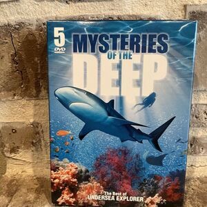 2005 Mysteries of the Deep DVD Series The Best of Undersea Explorer Tin Set